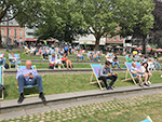 Elisengarten mit Liegestühlen
